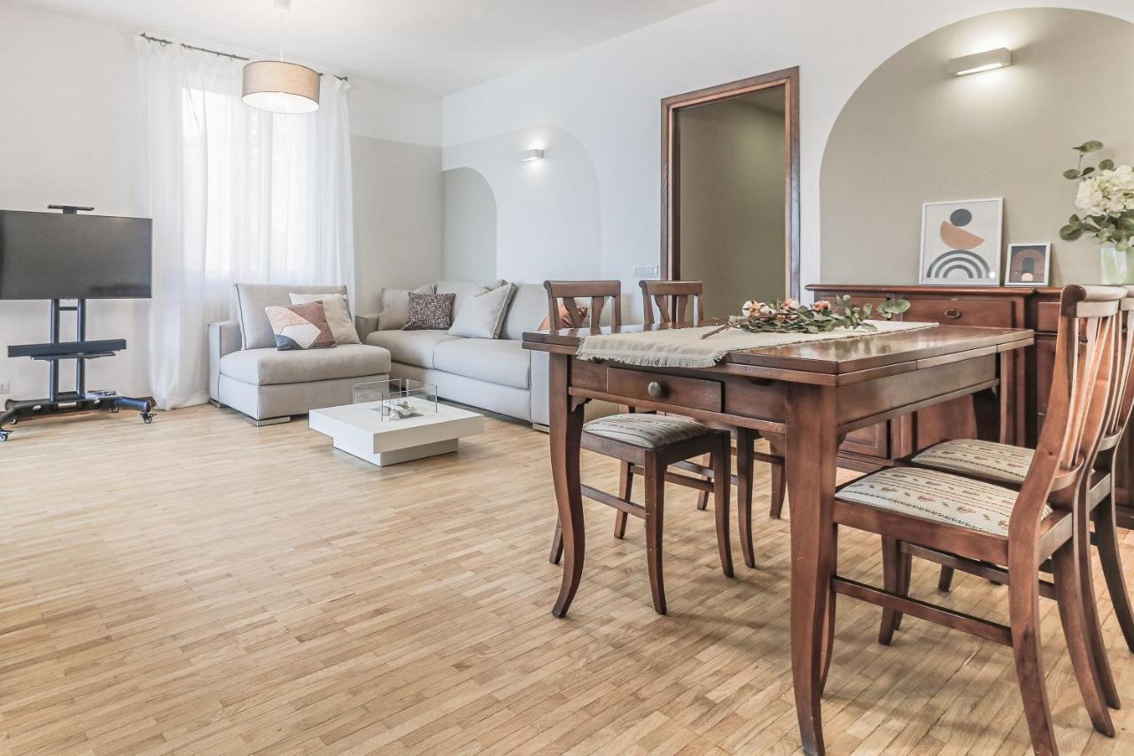 Stunning View Lakeside Apartment - Larihome A11 Gravedona Eksteriør billede