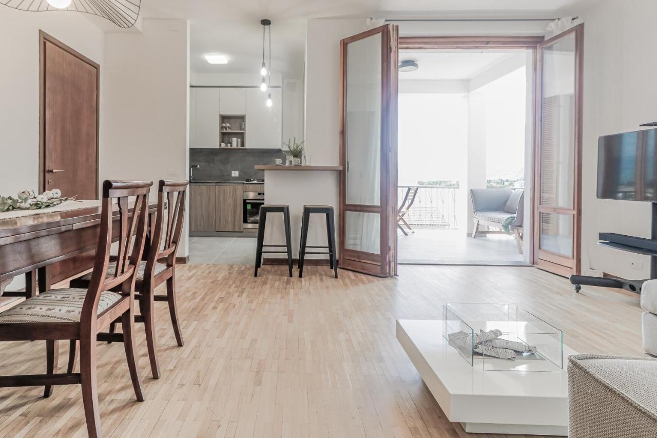 Stunning View Lakeside Apartment - Larihome A11 Gravedona Eksteriør billede